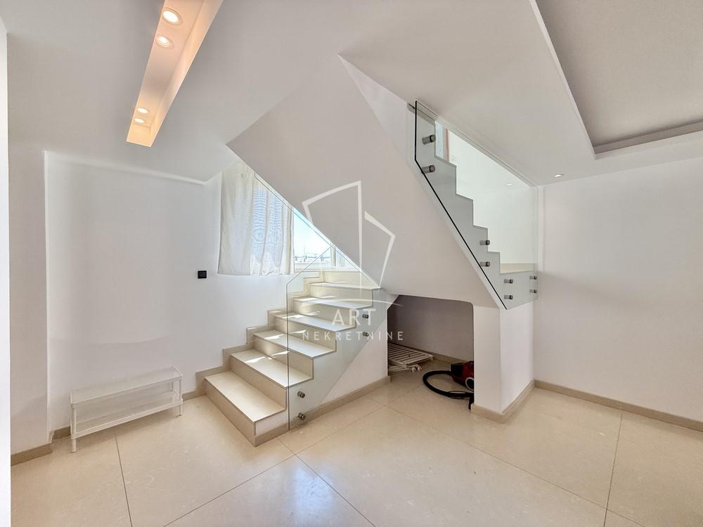 Stan na prodaju u Beogradu, Pašino brdo, cetvorosoban, 130m2, cena 357500 evra