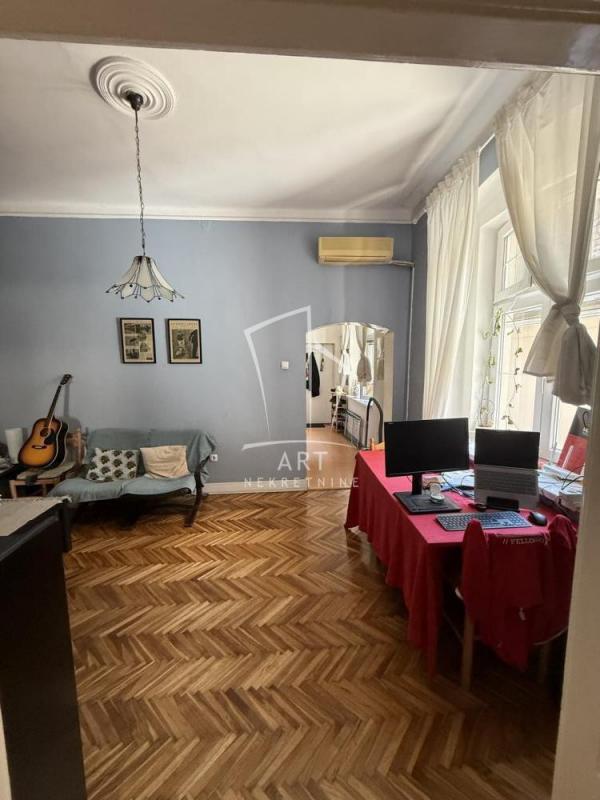 Stan na prodaju u Beogradu, Stari grad, dvoiposoban, 47m2, cena 245000 evra