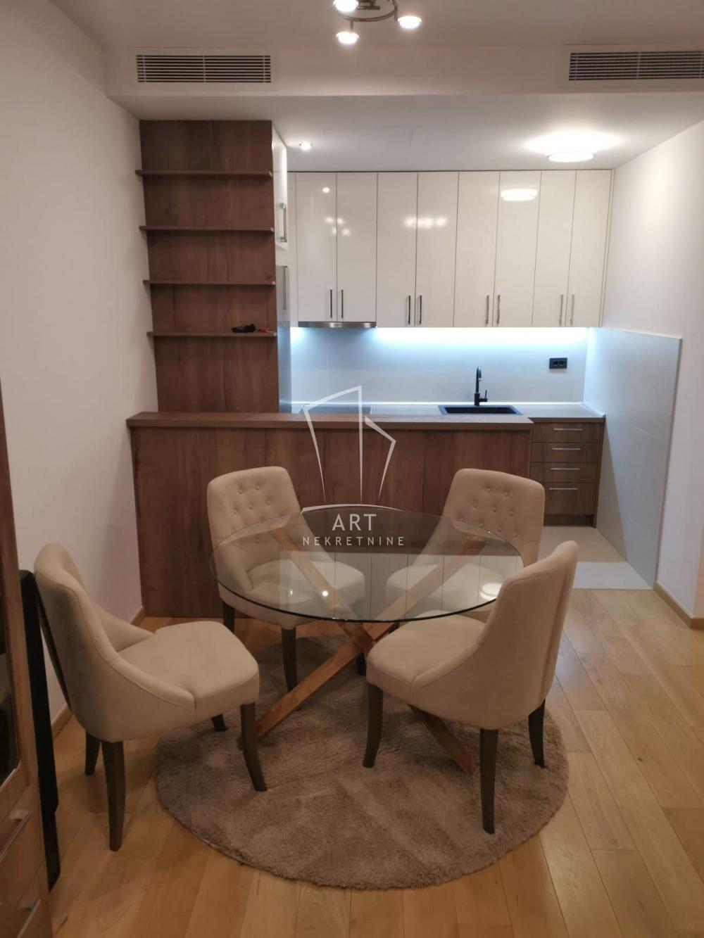 Stan na prodaju u Beogradu, Stari grad, dvosoban, 65m2, cena 1100 evra