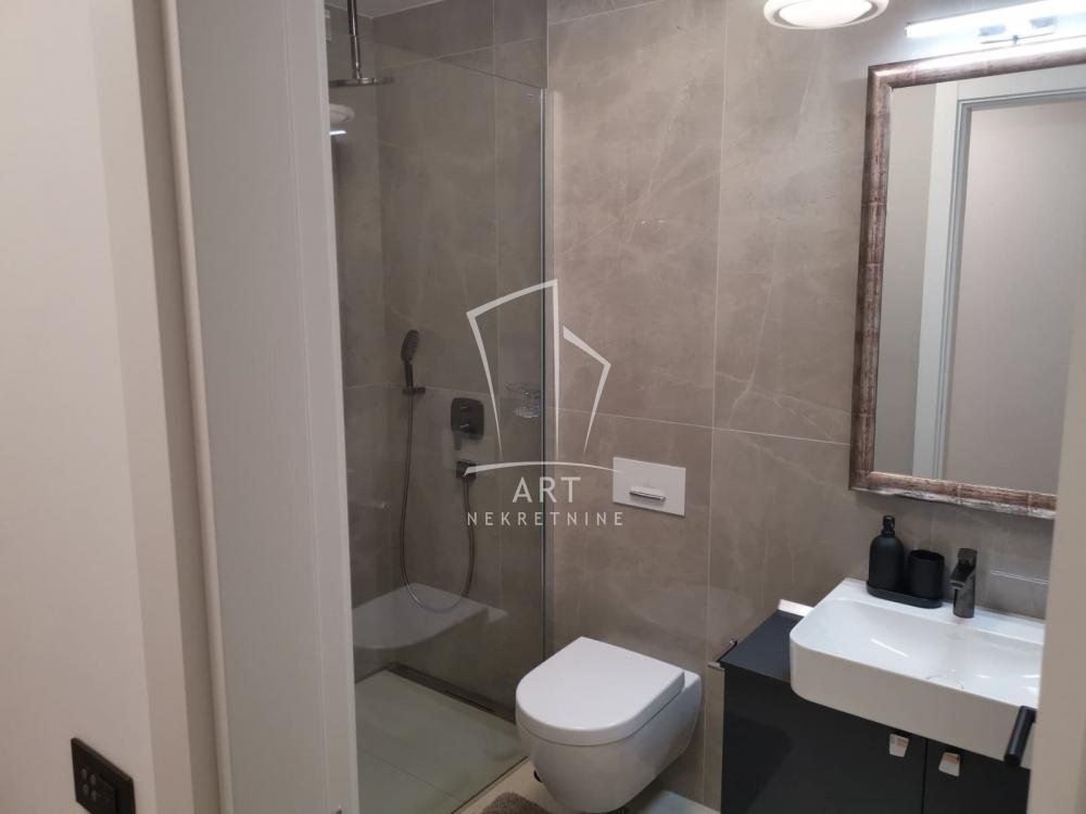 Stan na prodaju u Beogradu, Stari grad, dvosoban, 65m2, cena 1100 evra