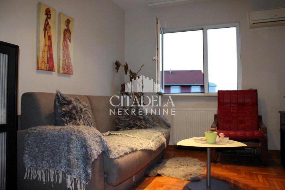 Stan na prodaju u Beogradu, Rakovica, jednoiposoban, 36m2, cena 105000 evra