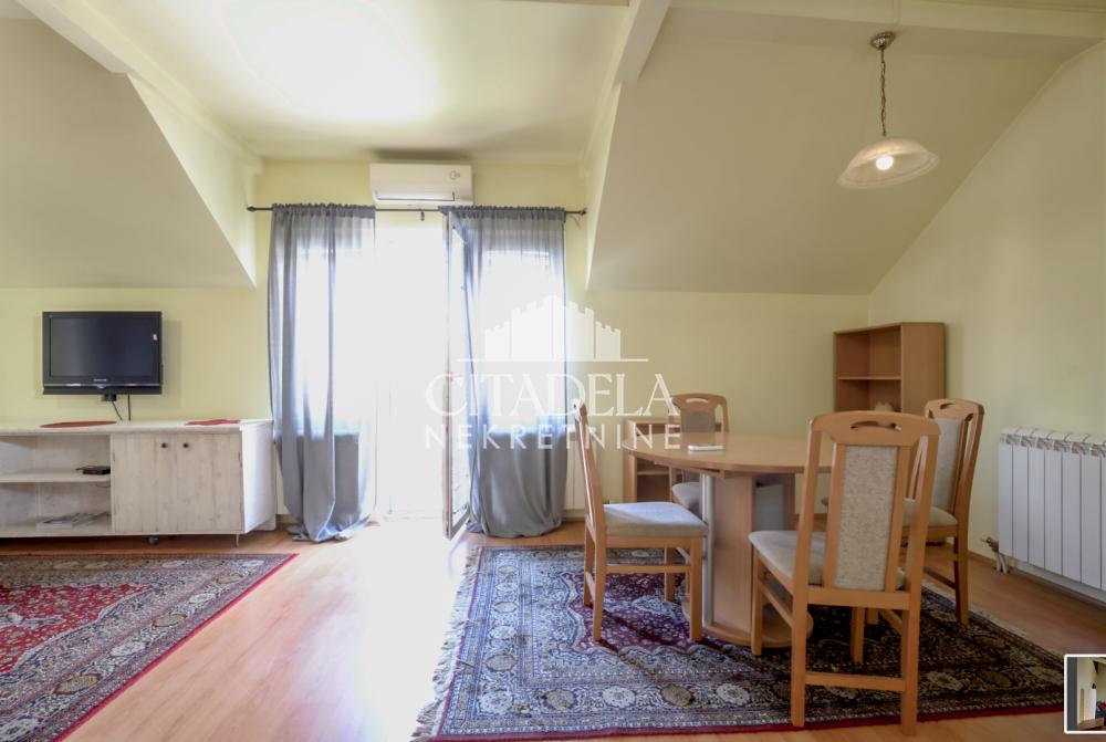 Stan na prodaju u Beogradu, Zemun, dvoiposoban, 84m2, cena 164000 evra
