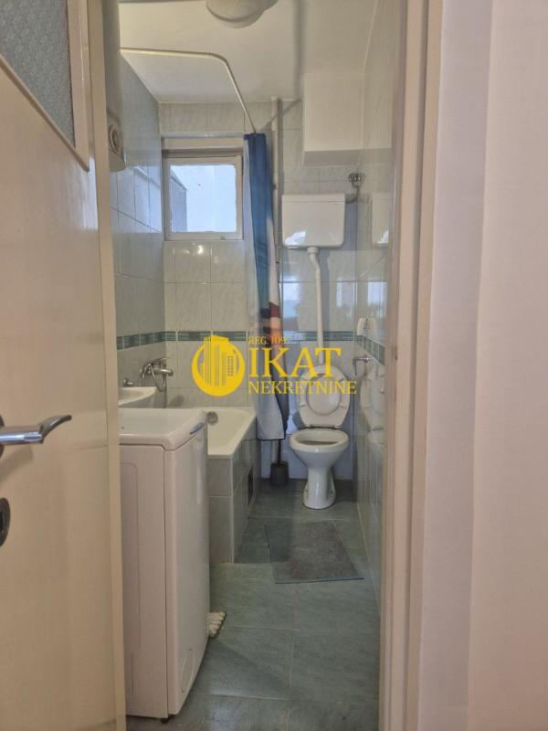 Stan na prodaju u Beogradu, Vračar, jednoiposoban, 38m2, cena 185000 evra