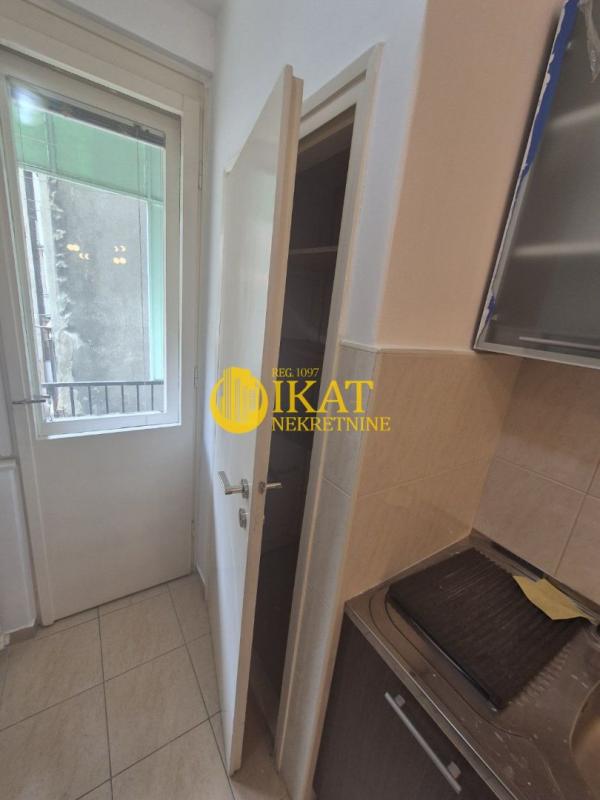 Stan na prodaju u Beogradu, Vračar, jednoiposoban, 38m2, cena 185000 evra