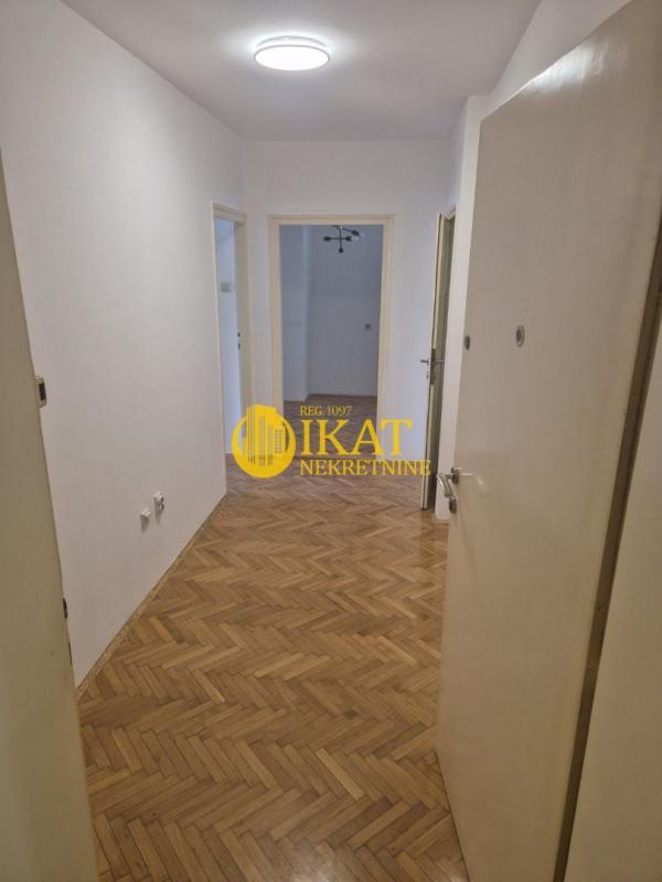 Stan na prodaju u Beogradu, Vračar, jednoiposoban, 38m2, cena 185000 evra