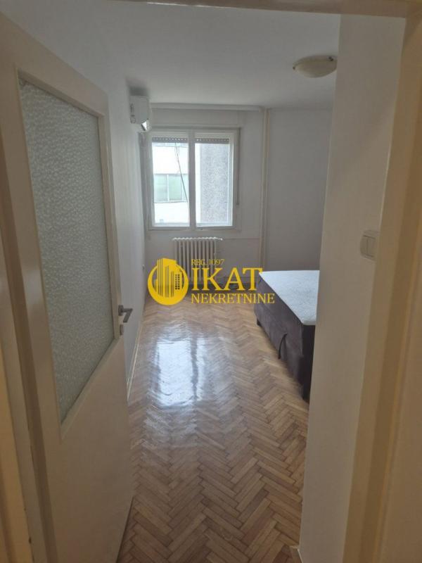 Stan na prodaju u Beogradu, Vračar, jednoiposoban, 38m2, cena 185000 evra
