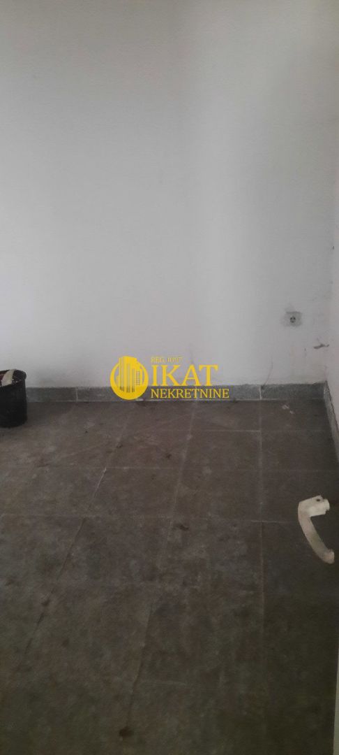 Stan na prodaju u Beogradu, Zemun, dvoiposoban, 55m2, cena 110000 evra