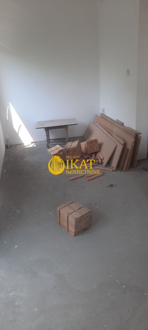 Stan na prodaju u Beogradu, Zemun, dvoiposoban, 53m2, cena 106000 evra