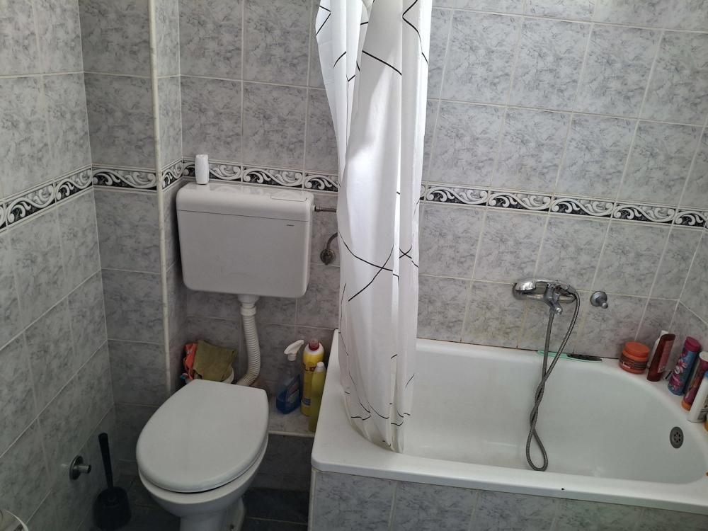 Stan na prodaju u Beogradu, Altina, trosoban, 84m2, cena 164000 evra