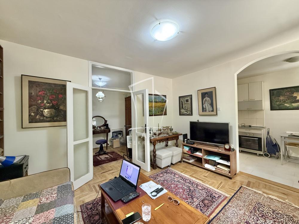 Stan na prodaju u Beogradu, Voždovac, jednoiposoban, 42m2, cena 117000 evra