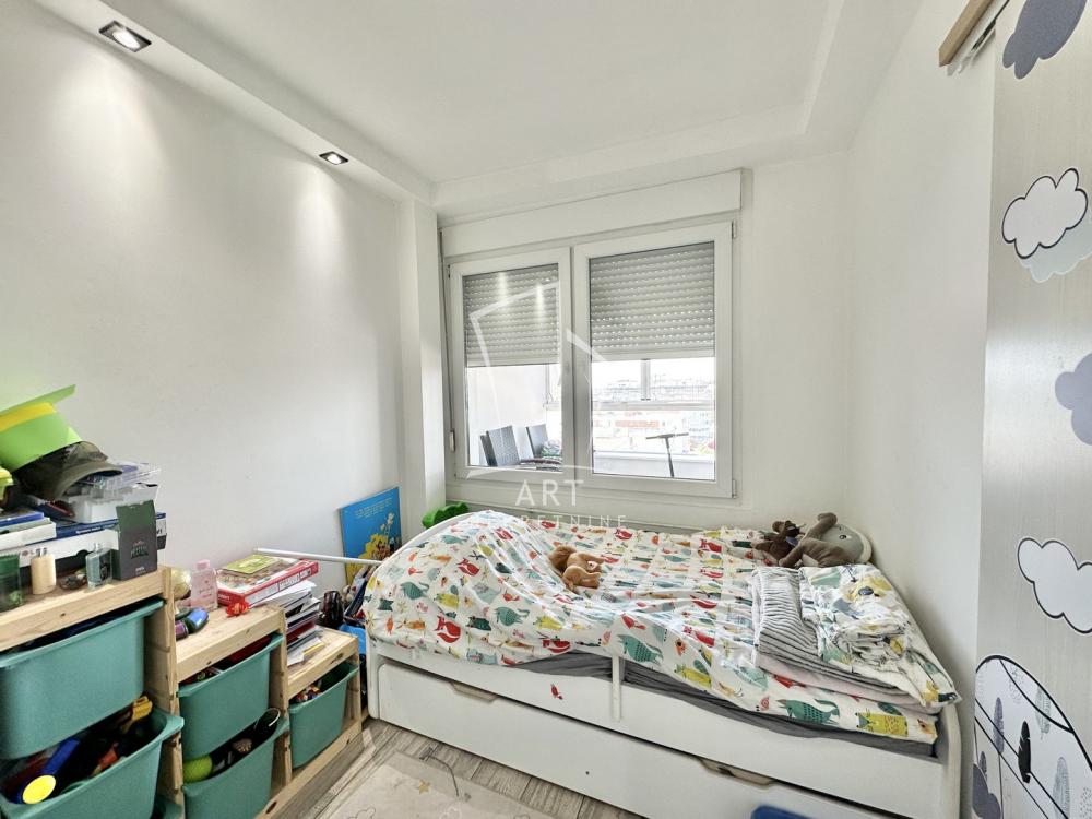 Stan na prodaju u Beogradu, Novi Beograd, dvoiposoban, 64m2, cena 256000 evra