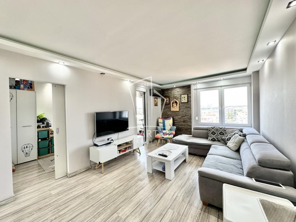 Stan na prodaju u Beogradu, Novi Beograd, dvoiposoban, 64m2, cena 256000 evra