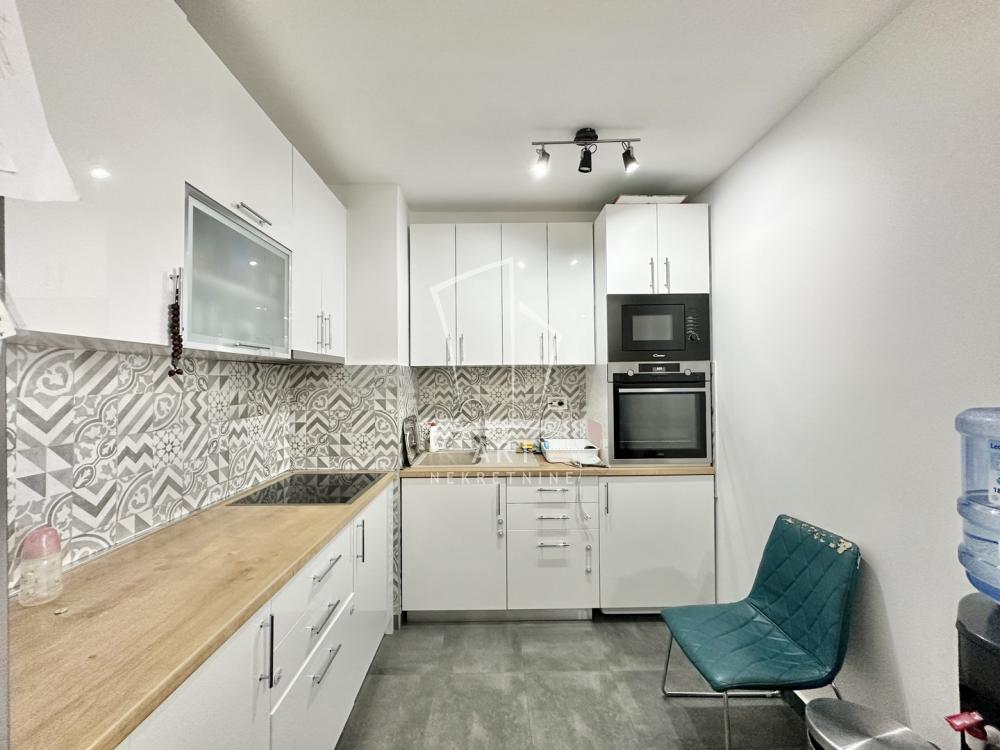 Stan na prodaju u Beogradu, Novi Beograd, dvoiposoban, 64m2, cena 256000 evra