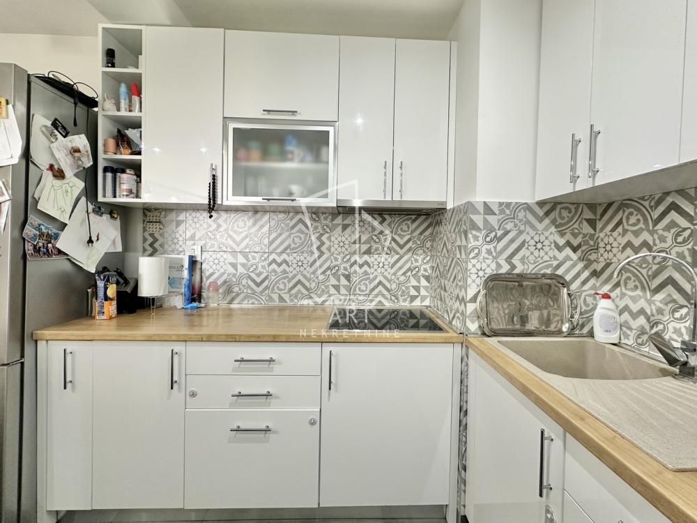 Stan na prodaju u Beogradu, Novi Beograd, dvoiposoban, 64m2, cena 256000 evra
