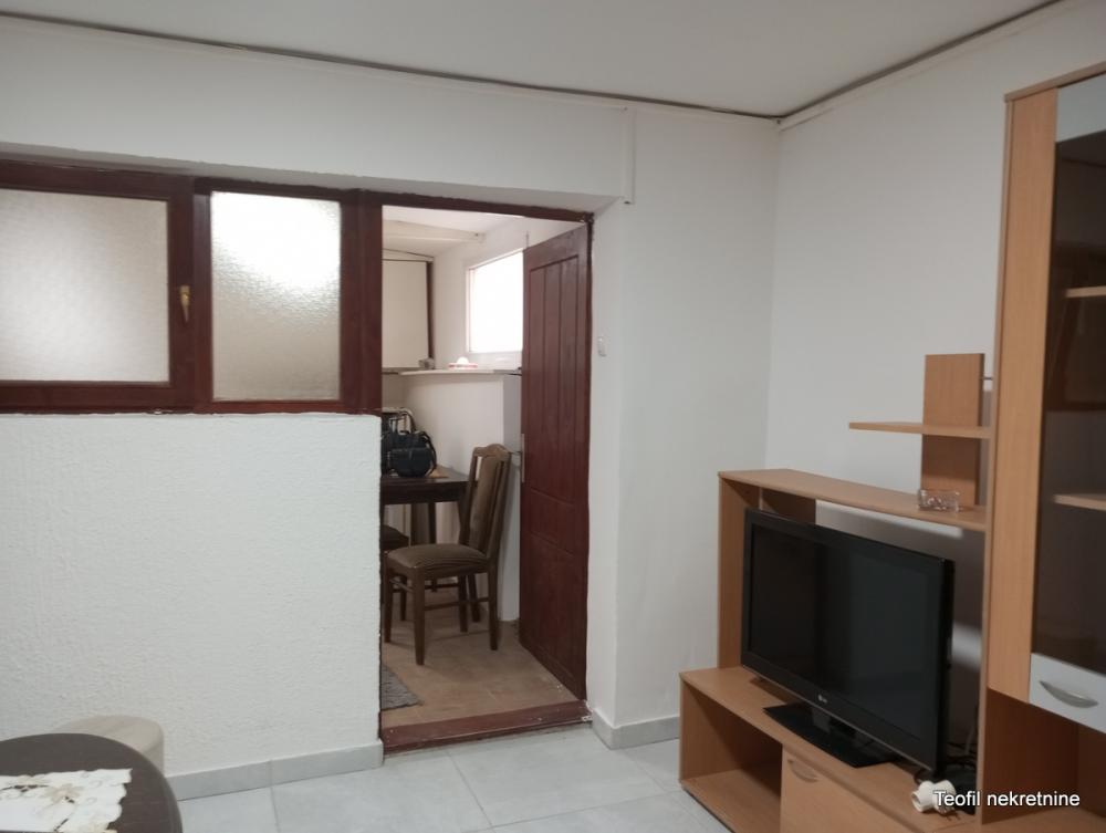 Stan na prodaju u Beogradu, Zemun polje, jednosoban, 25m2, cena 35000 evra