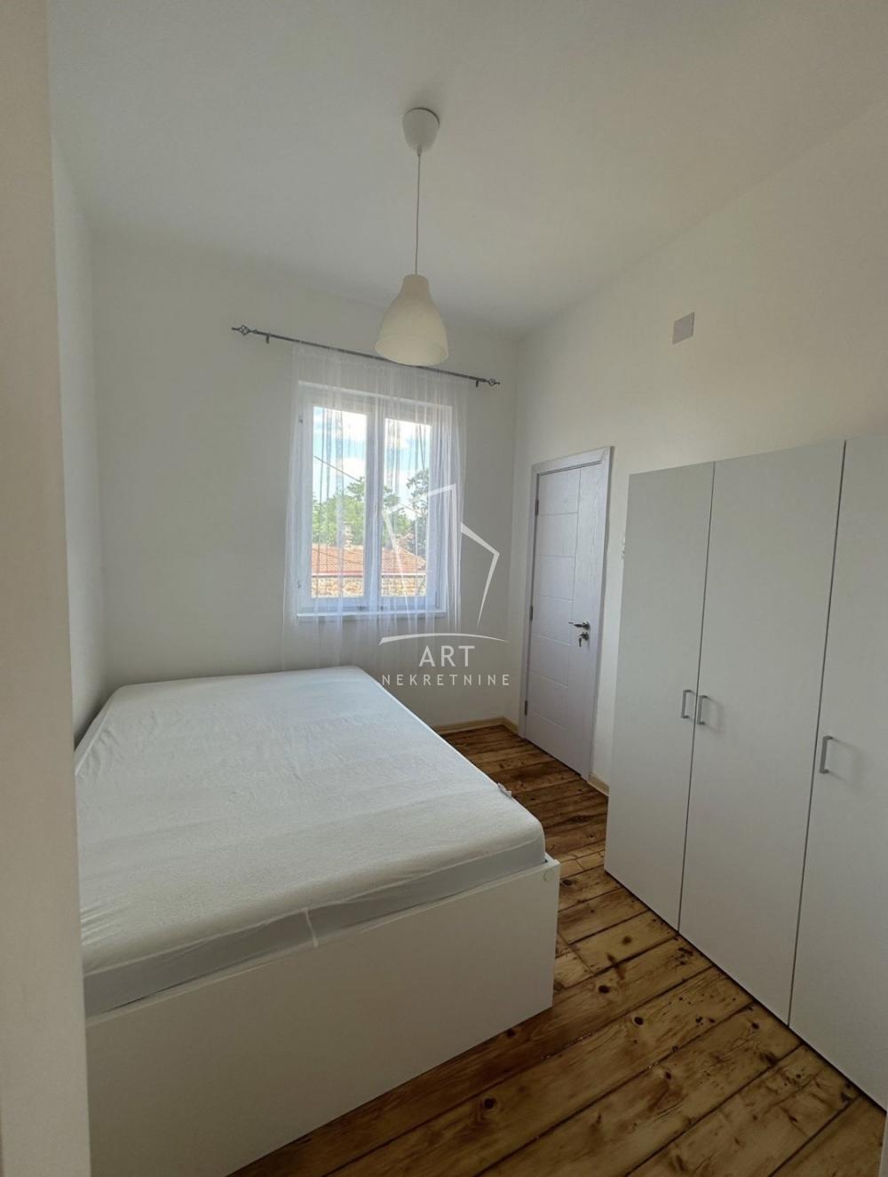 Stan na prodaju u Beogradu, Senjak, dvosoban, 38m2, cena 145500 evra