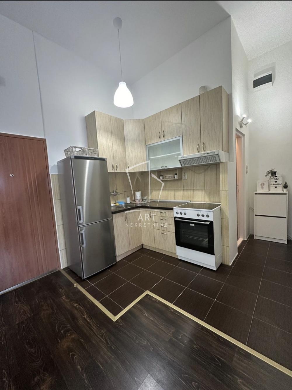 Stan na prodaju u Beogradu, Senjak, dvosoban, 38m2, cena 145500 evra