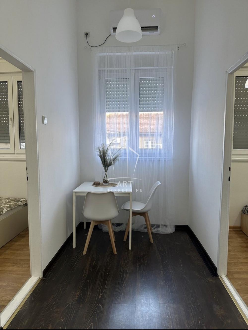 Stan na prodaju u Beogradu, Senjak, dvosoban, 38m2, cena 145500 evra