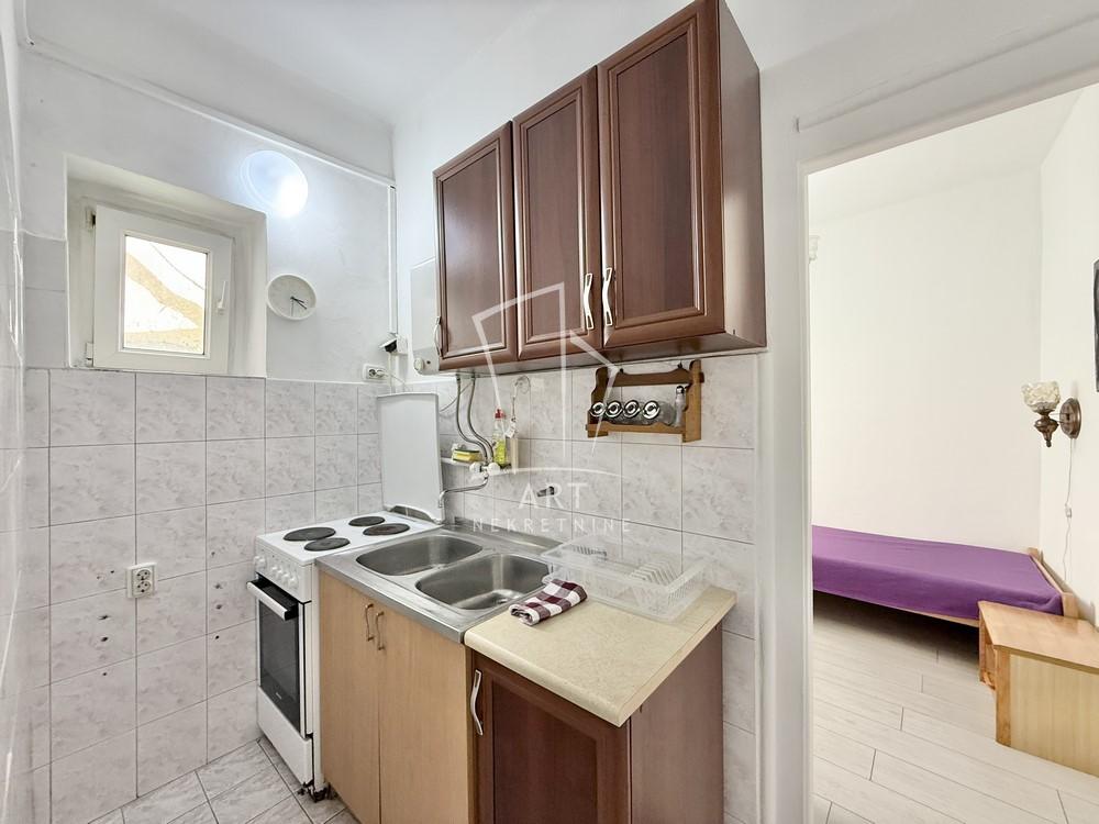 Stan na prodaju u Beogradu, Vukov spomenik, jednoiposoban, 32m2, cena 134400 evra