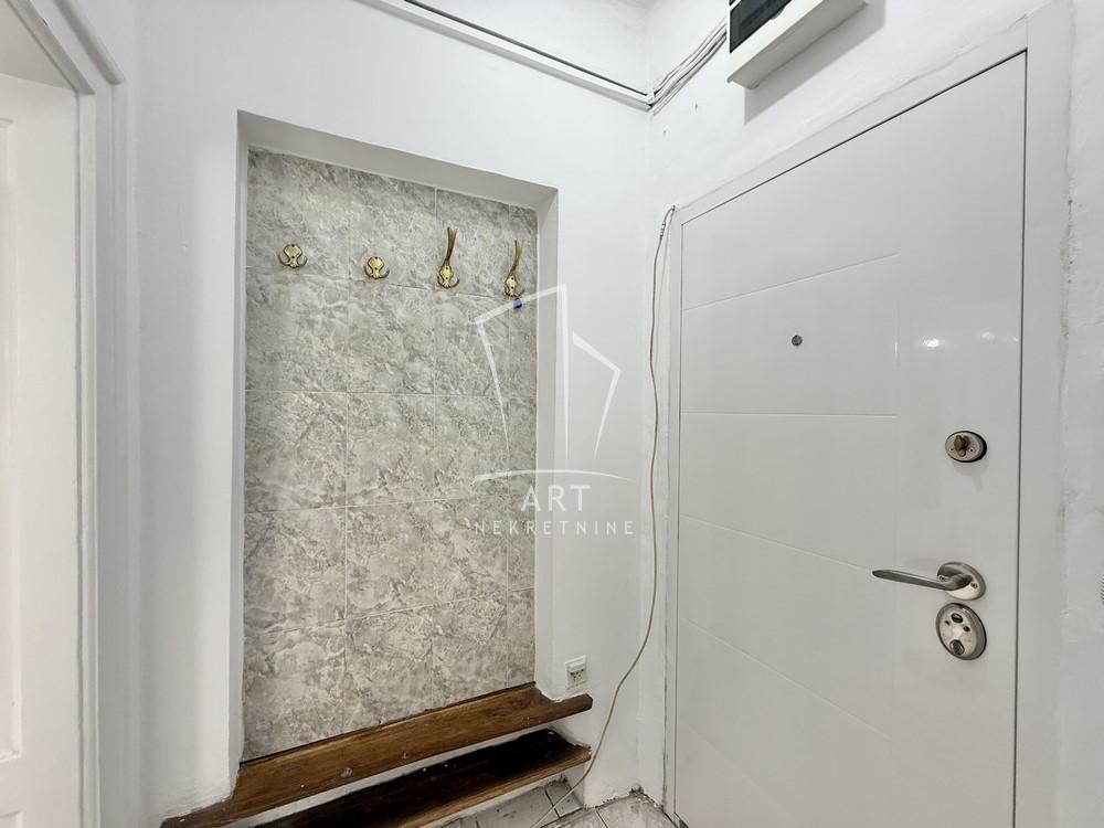 Stan na prodaju u Beogradu, Vukov spomenik, jednoiposoban, 32m2, cena 134400 evra