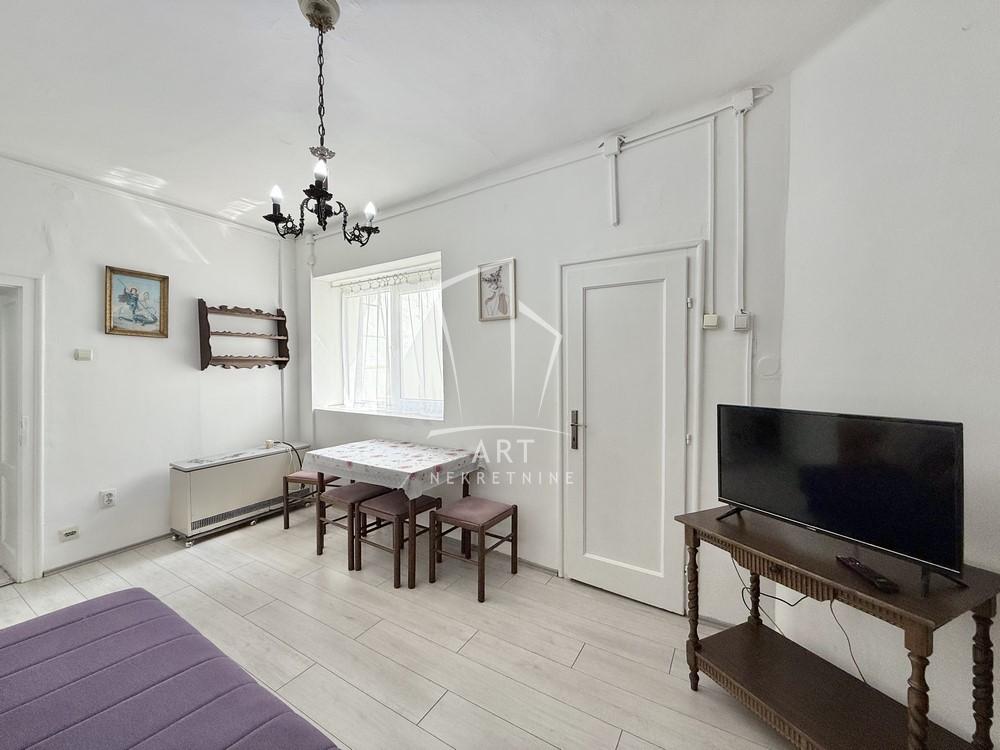 Stan na prodaju u Beogradu, Vukov spomenik, jednoiposoban, 32m2, cena 134400 evra