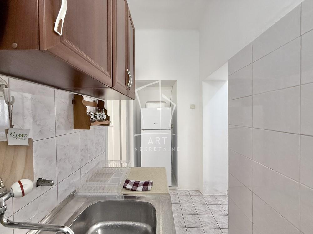 Stan na prodaju u Beogradu, Vukov spomenik, jednoiposoban, 32m2, cena 134400 evra