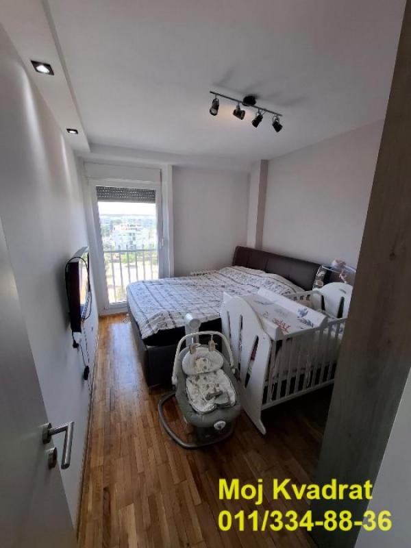 Stan na prodaju u Beogradu, Novi Beograd blok 30 (B92), dvoiposoban, 64m2, cena 255000 evra