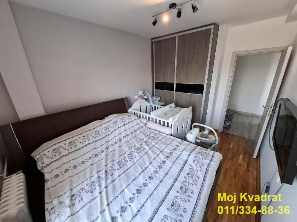 Stan na prodaju u Beogradu, Novi Beograd blok 30 (B92), dvoiposoban, 64m2, cena 255000 evra