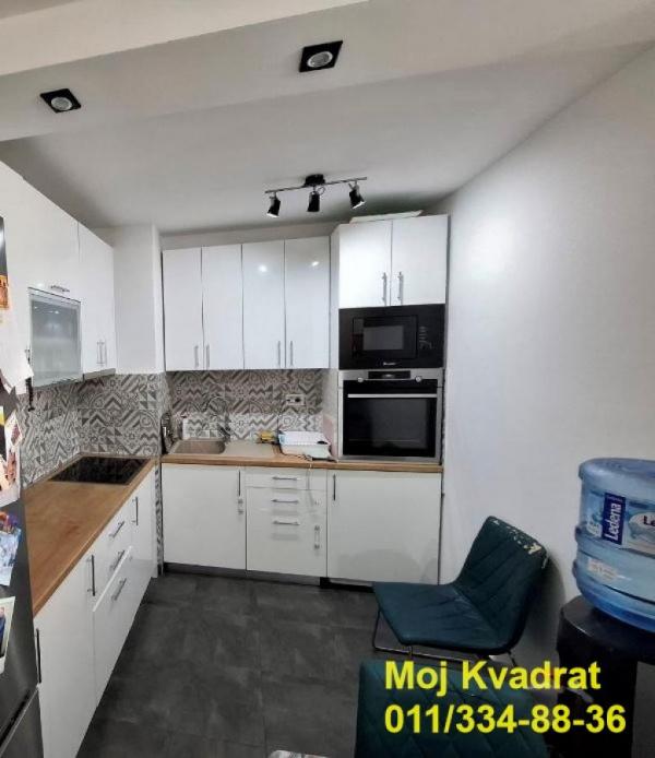 Stan na prodaju u Beogradu, Novi Beograd blok 30 (B92), dvoiposoban, 64m2, cena 255000 evra