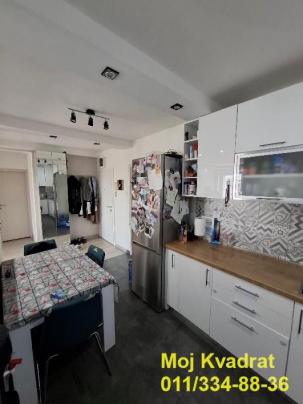 Stan na prodaju u Beogradu, Novi Beograd blok 30 (B92), dvoiposoban, 64m2, cena 255000 evra