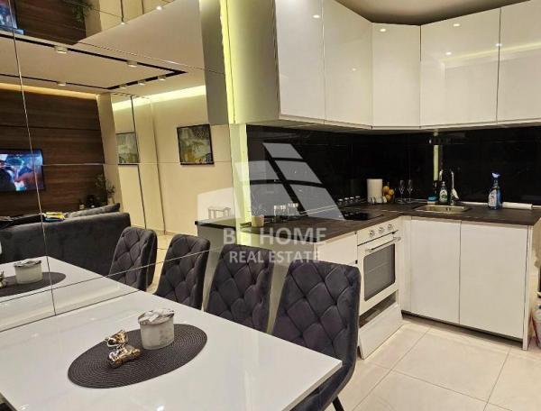 Stan na prodaju u Beogradu, Novi Beograd, dvoiposoban, 75m2, cena 240000 evra