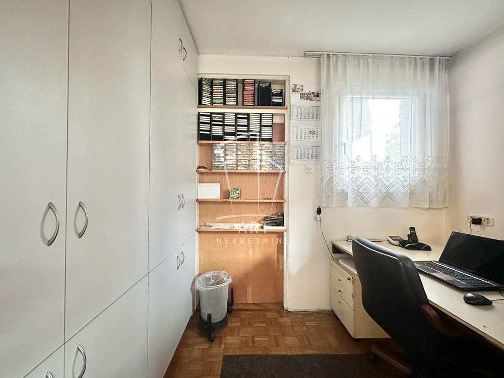 Stan na prodaju u Beogradu, Savski venac, trosoban, 79m2, cena 295000 evra