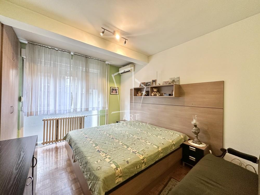 Stan na prodaju u Beogradu, Savski venac, trosoban, 79m2, cena 295000 evra