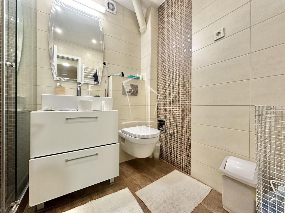 Stan na prodaju u Beogradu, Savski venac, trosoban, 79m2, cena 295000 evra