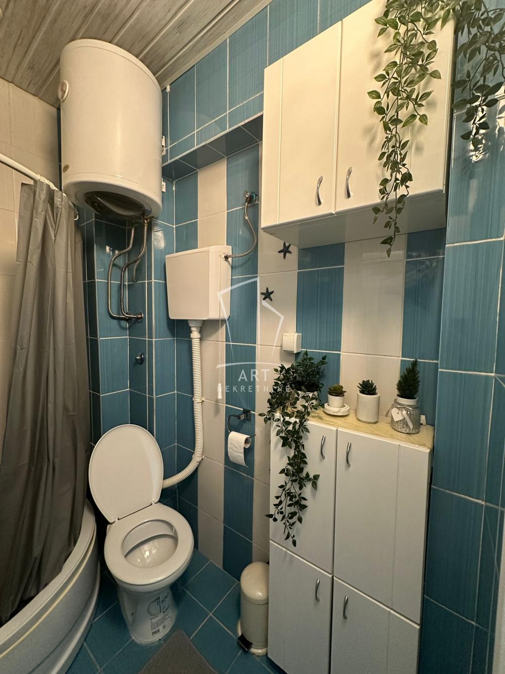 Stan na prodaju u Beogradu, Senjak, dvoiposoban, 31m2, cena 145000 evra