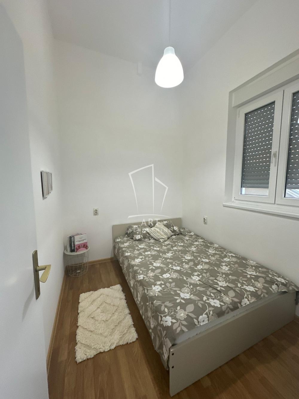 Stan na prodaju u Beogradu, Senjak, dvoiposoban, 31m2, cena 145000 evra