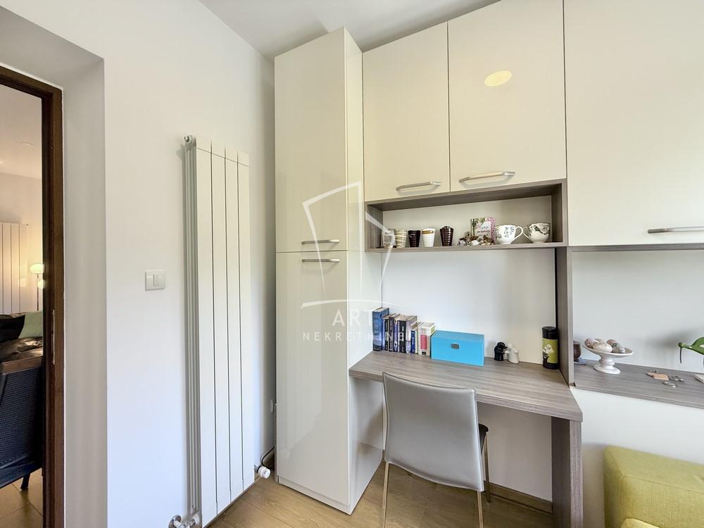 Stan na prodaju u Beogradu, Savski venac, trosoban, 69m2, cena 343000 evra