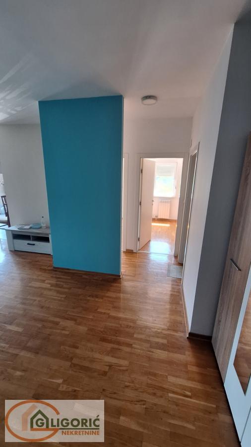 Stan na prodaju u Beogradu, Kanarevo brdo, trosoban, 81m2, cena 160000 evra