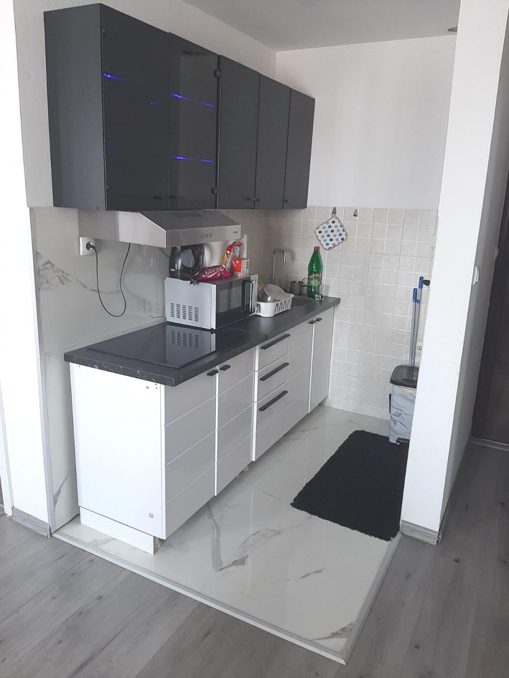 Stan na prodaju u Beogradu, Krnjača, dvosoban, 60m2, cena 90000 evra