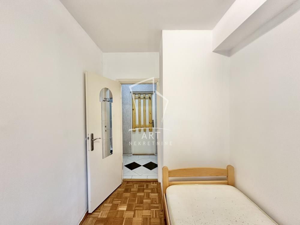 Stan na prodaju u Beogradu, Mirijevo, trosoban, 75m2, cena 179000 evra