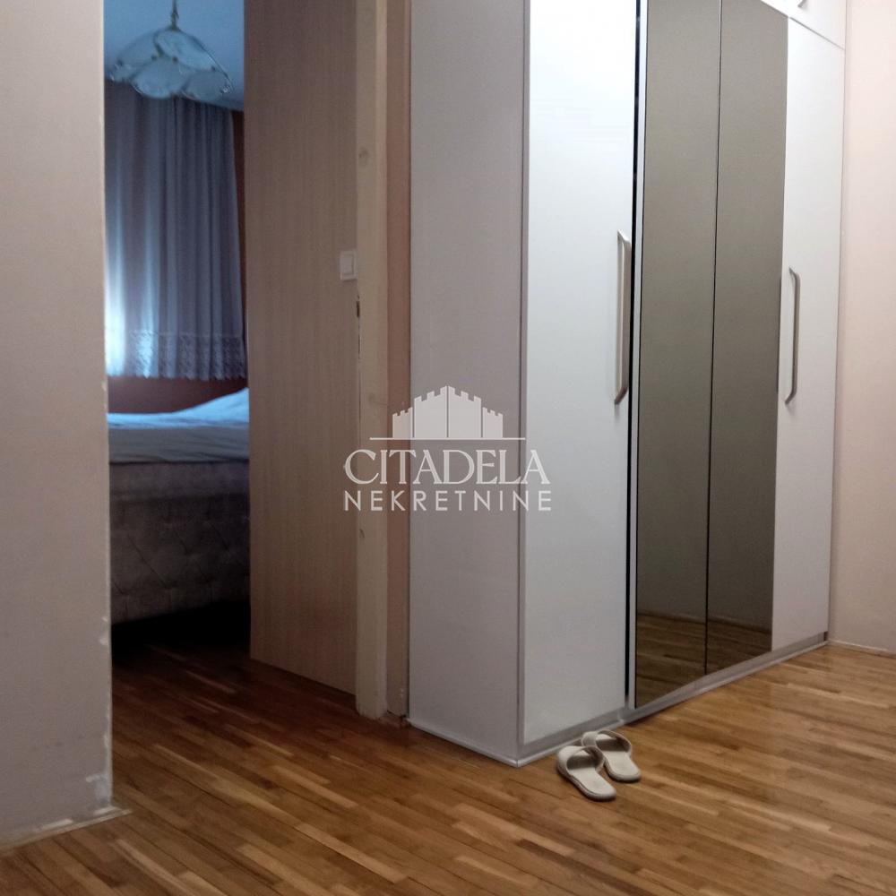 Stan na prodaju u Beogradu, Čukarica, cetvorosoban, 83m2, cena 160000 evra