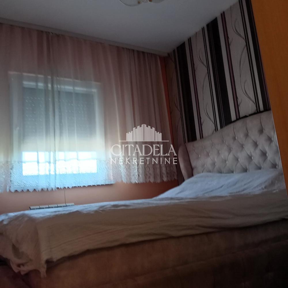 Stan na prodaju u Beogradu, Čukarica, cetvorosoban, 83m2, cena 160000 evra