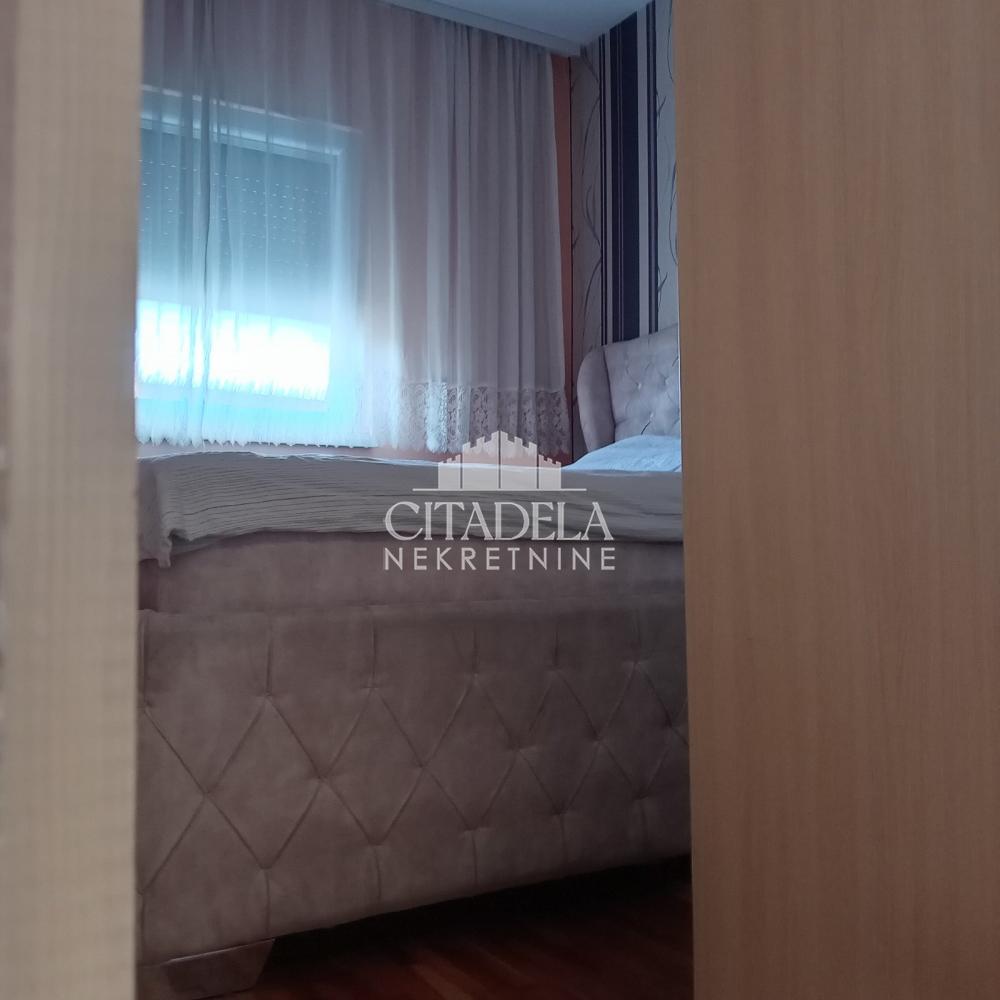 Stan na prodaju u Beogradu, Čukarica, cetvorosoban, 83m2, cena 160000 evra