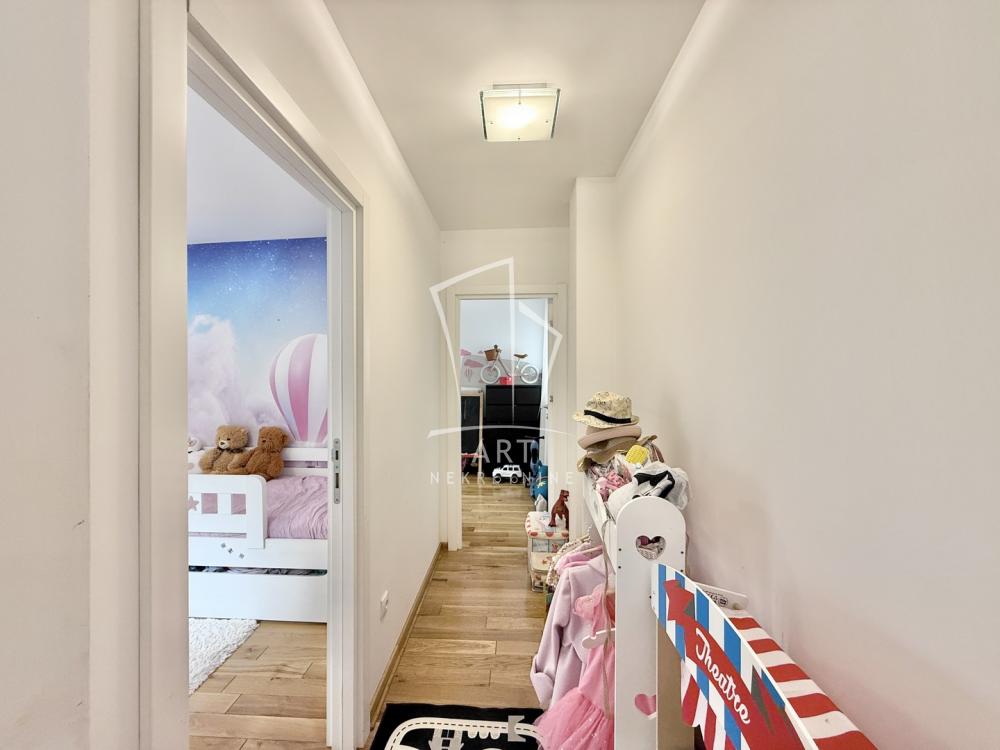 Stan na prodaju u Beogradu, Pašino brdo, cetvorosoban, 43m2, cena 228000 evra