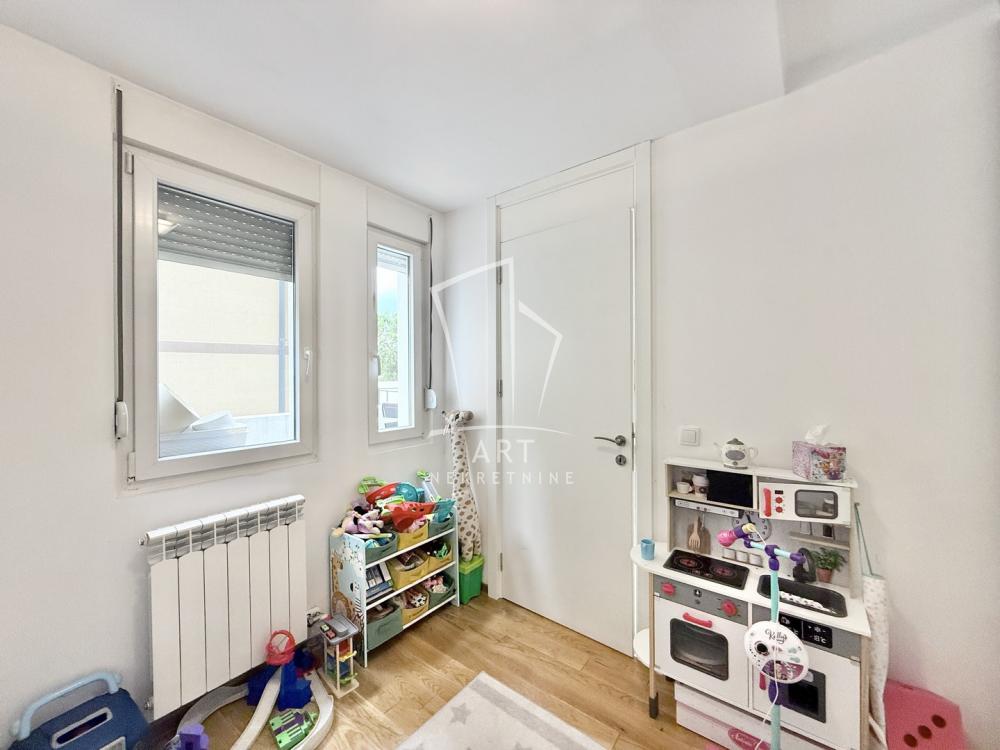 Stan na prodaju u Beogradu, Pašino brdo, cetvorosoban, 43m2, cena 228000 evra