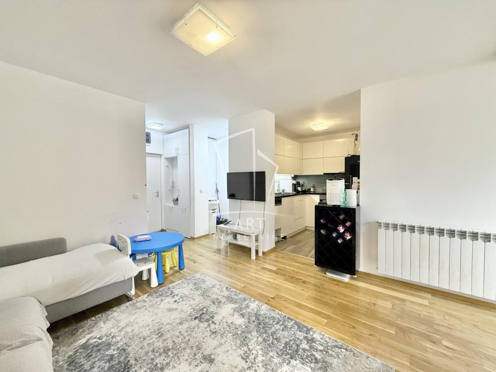 Stan na prodaju u Beogradu, Pašino brdo, cetvorosoban, 43m2, cena 228000 evra
