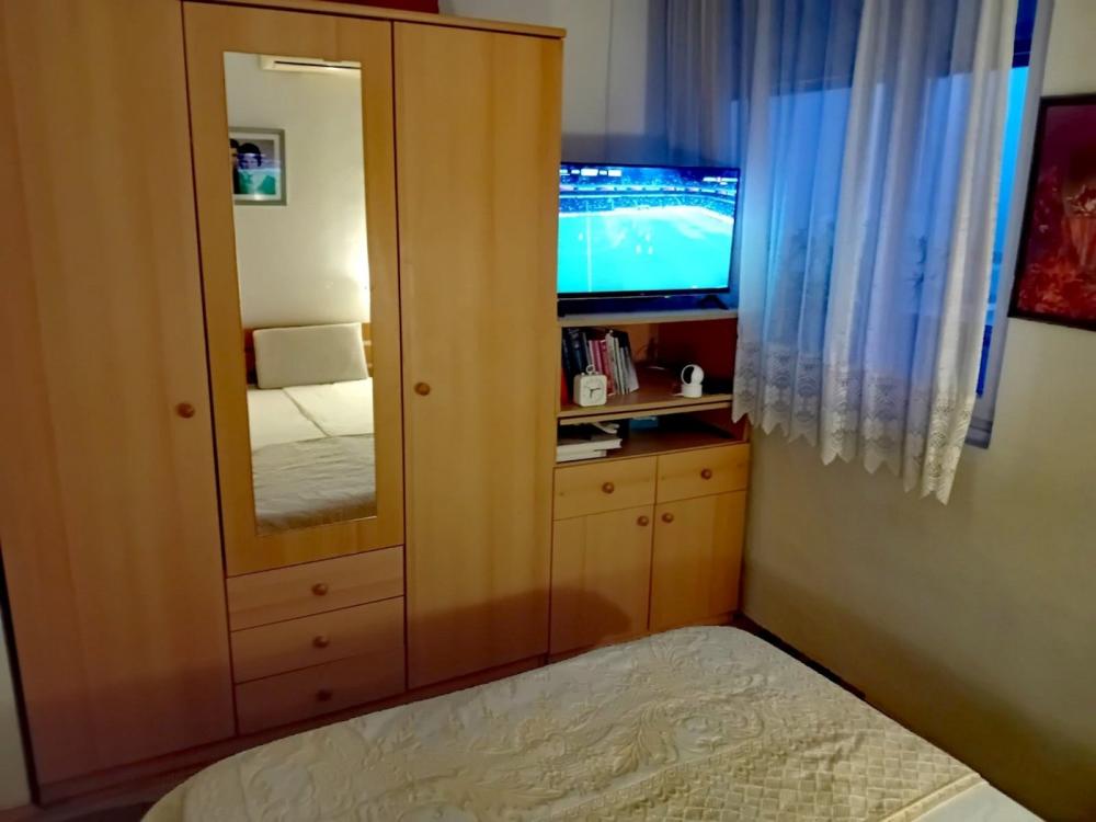 Stan na prodaju u Beogradu, Novi Beograd blok 21 (10. gimnazija), dvosoban, 43m2, cena 185000 evra