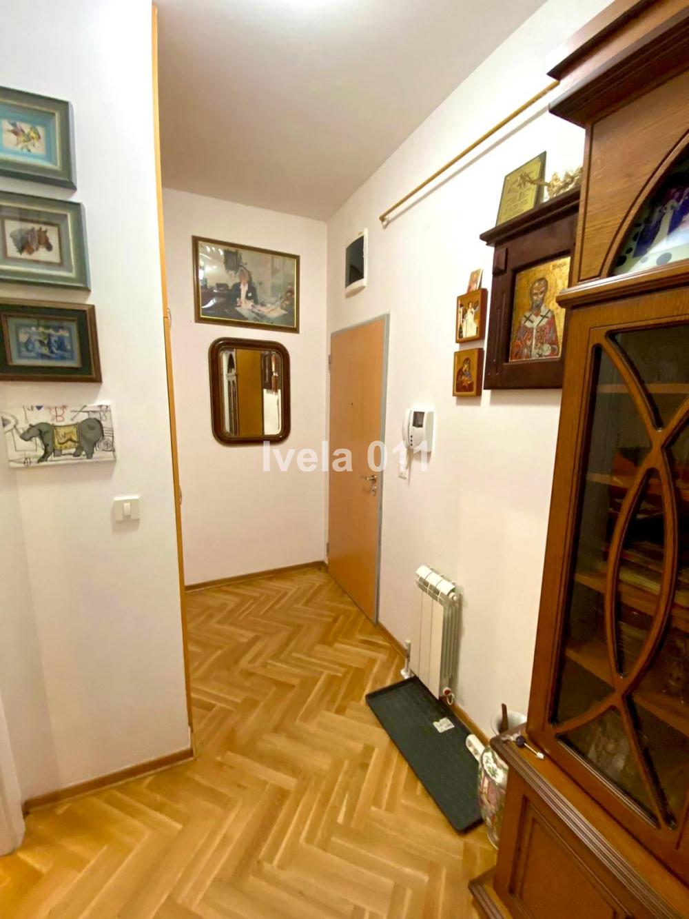 Stan na prodaju u Beogradu, Dedinje, jednosoban, 27m2, cena 110000 evra