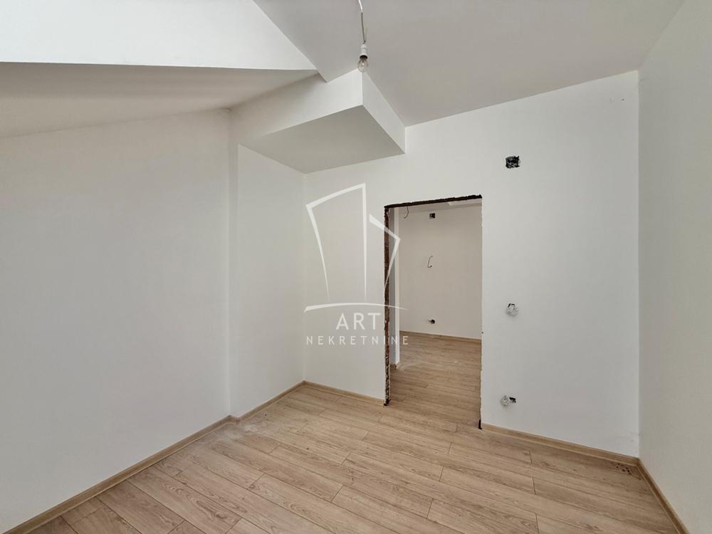 Stan na prodaju u Beogradu, Mirijevo, cetvorosoban, 50m2, cena 121000 evra