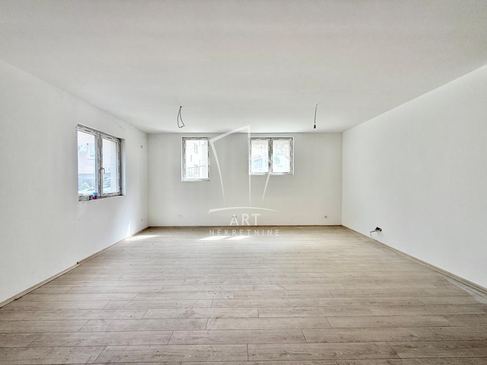 Stan na prodaju u Beogradu, Mirijevo, cetvorosoban, 50m2, cena 121000 evra